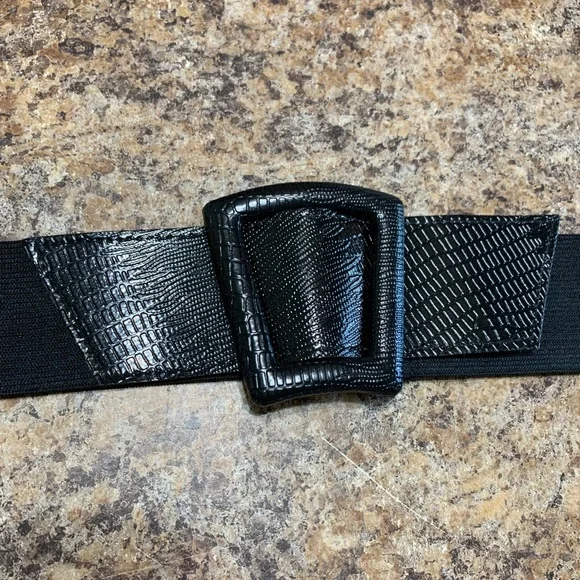 Vintage stretchy black belt 26.5 end to end with stretch - Picture 2 of 5